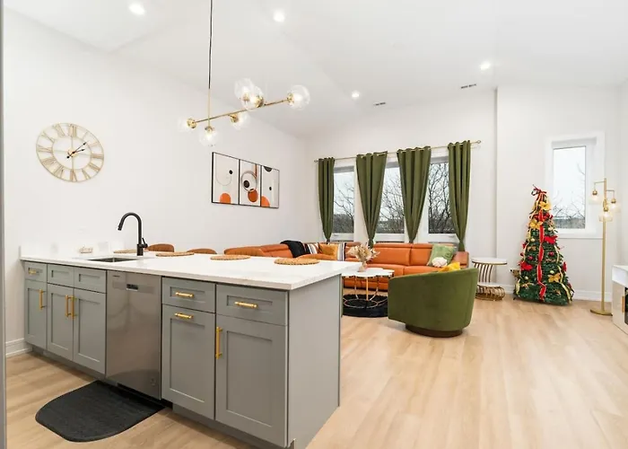 Modern 3br Near Dt Chi